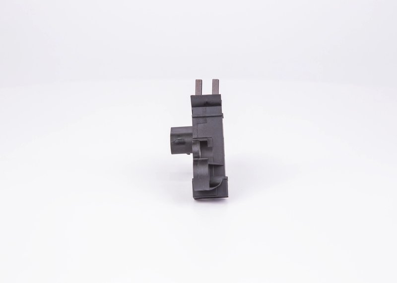 REGULATOR ALTERNATOR BOSCH 1 986 AE0 047 - Piesa auto compatibila cu mai multe marci