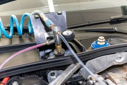 APARAT INCARCARE CU VACUUM SISTEM RACIRE HAZET 4801-1 - Piesa auto compatibila cu mai multe marci