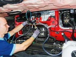 APARAT INCARCARE CU VACUUM SISTEM RACIRE HAZET 4802-1 - Piesa auto compatibila cu mai multe marci