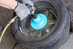 Dispozitiv de slefuit butuc roata HAZET 4960F-160/2