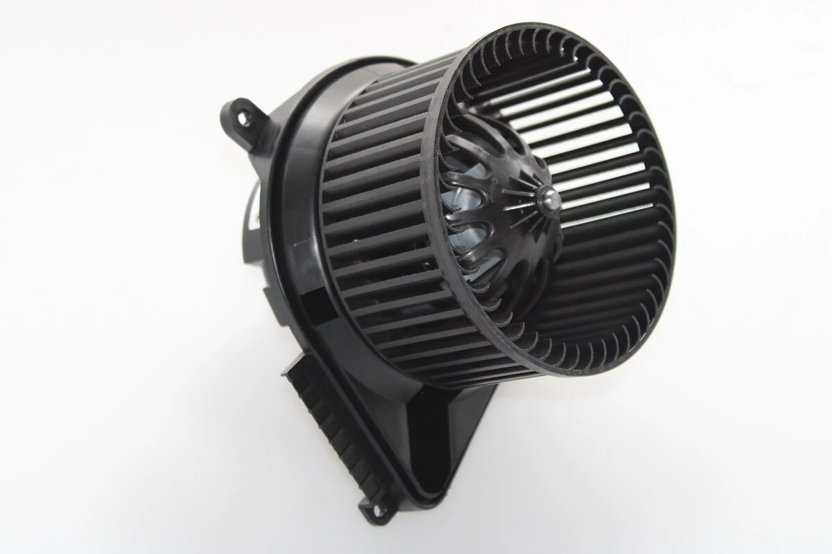 Ventilator habitaclu