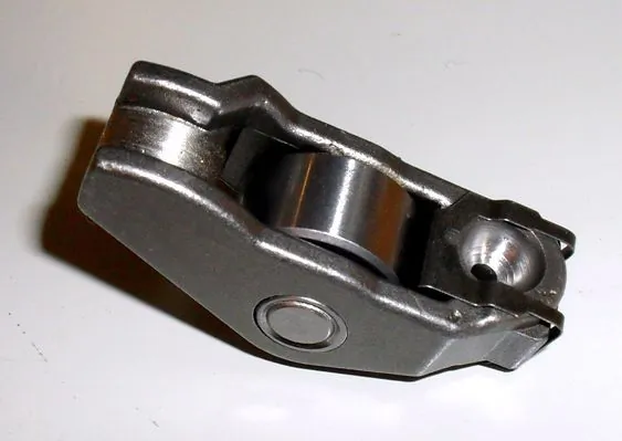 Culbutor tren supape