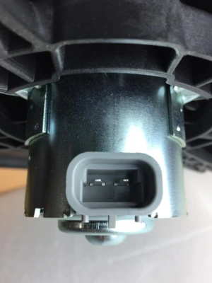 Ventilator radiator racire