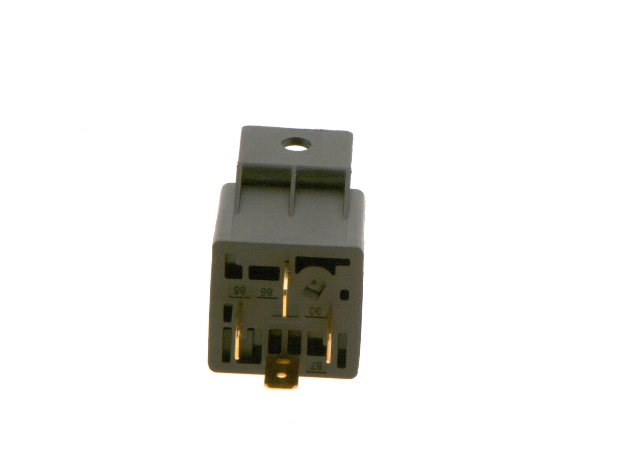 Releu multifunctional