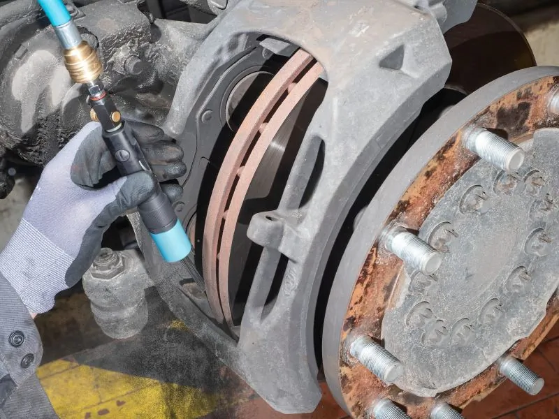 Curatator pneumatic cu ace (aer comprimat)