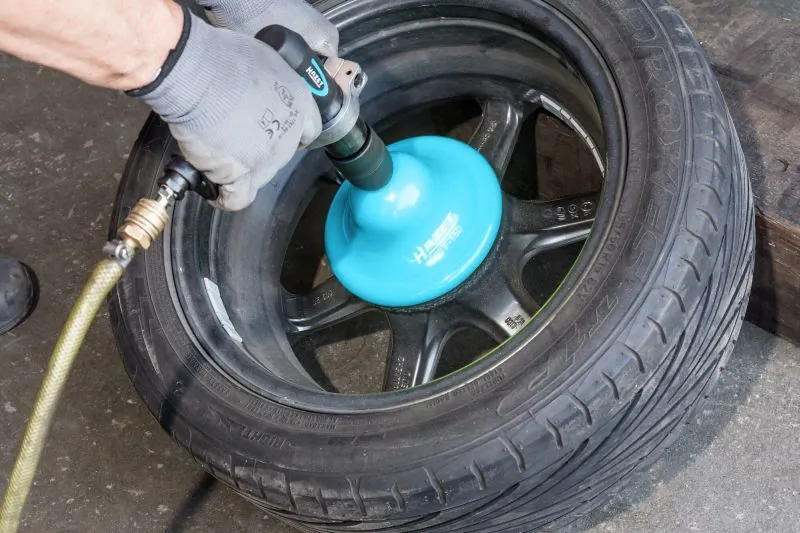 Dispozitiv de slefuit butuc roata