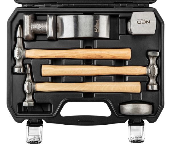 Set ciocane indreptat tabla