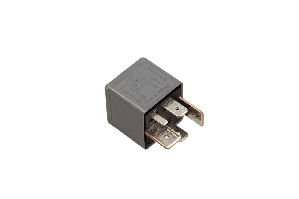 Releu multifunctional