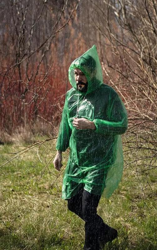 Costum de protecţie de ploaie cu glugă
