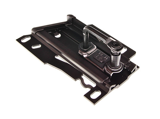 Mâner, inchidere capota motor