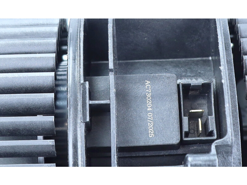 Blower 122x122 mm 12V 180W
