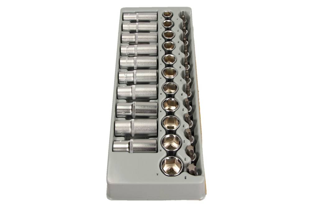 Insert with equipment for a workshop trolley