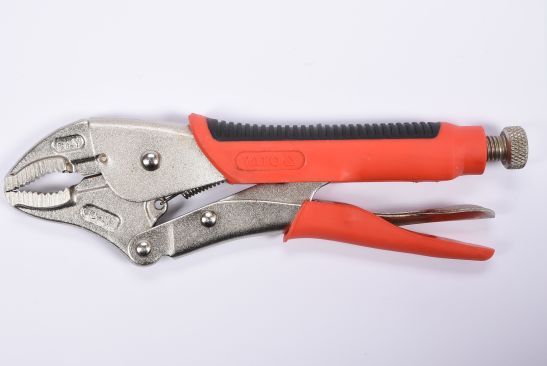 Cleste de fixare