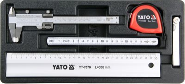Insert with equipment for a workshop trolley