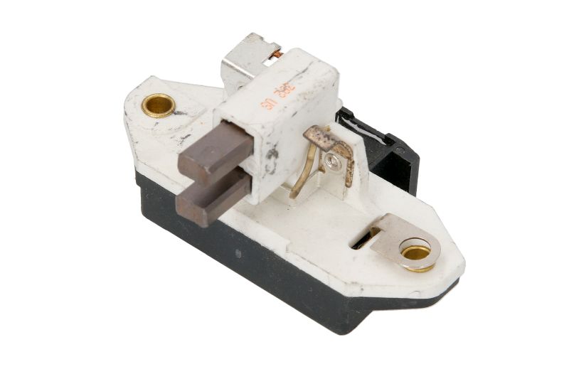 Regulator alternator electronic 14V 14.7V