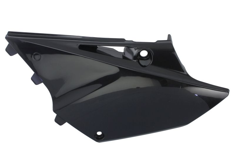 Kituri de plastic negru