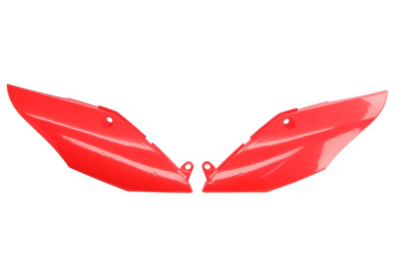 Kituri de plastic rosu