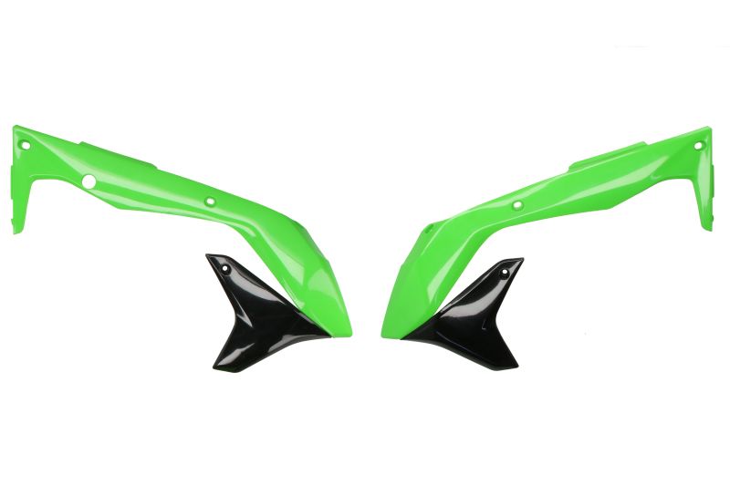 Kituri de plastic negru /verde