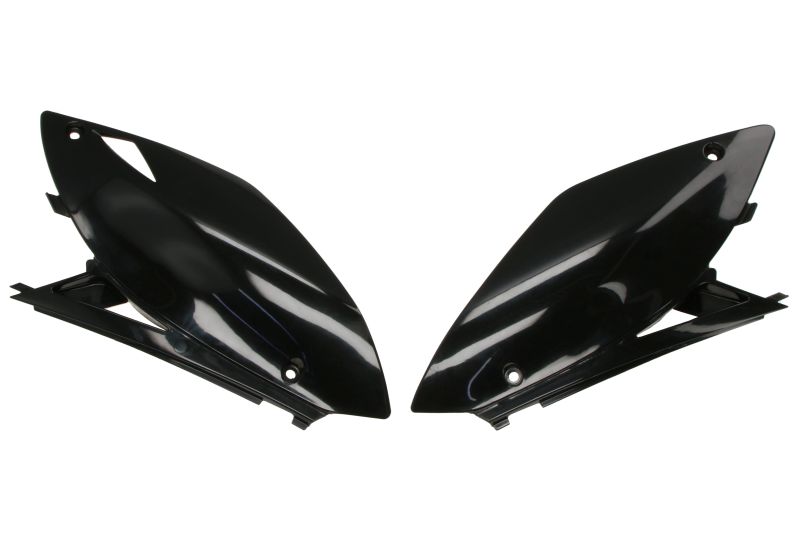 Kituri de plastic negru