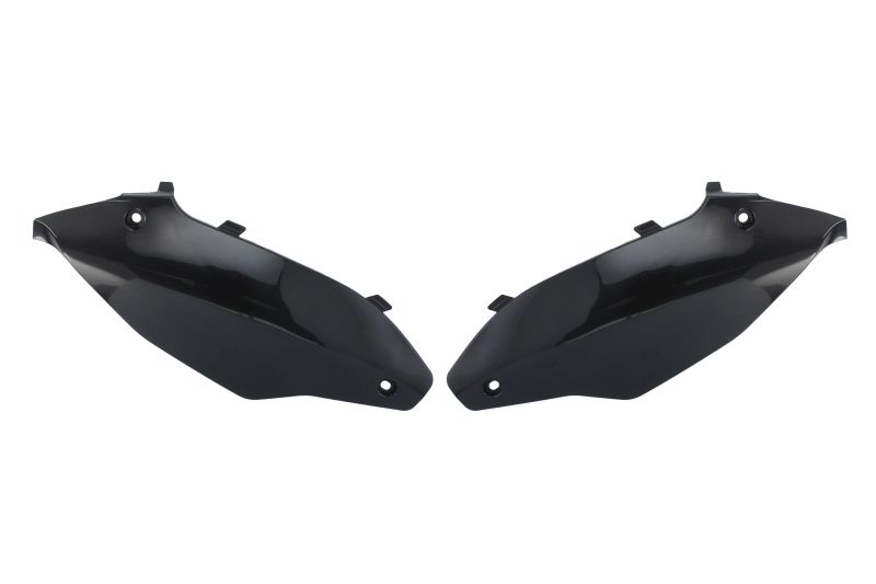Kituri de plastic negru