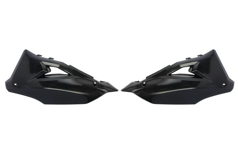 Kituri de plastic negru