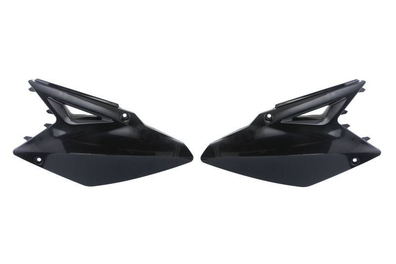Kituri de plastic negru