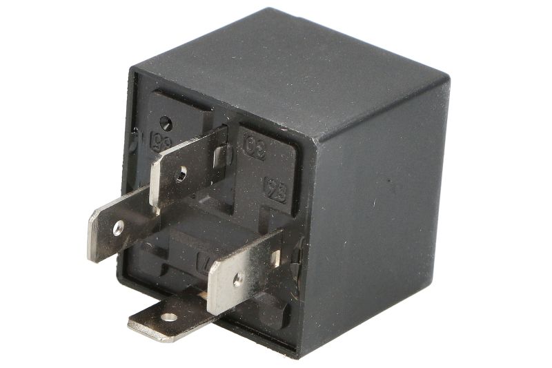 Releu multifunctional