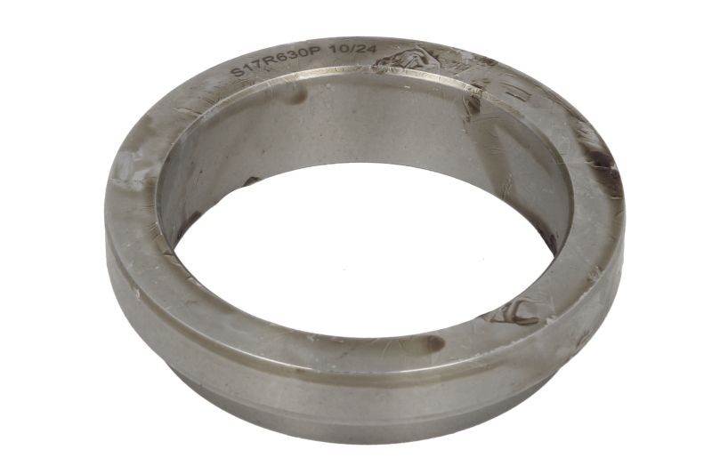 Distantier, bolt ax