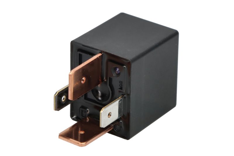 Releu multifunctional