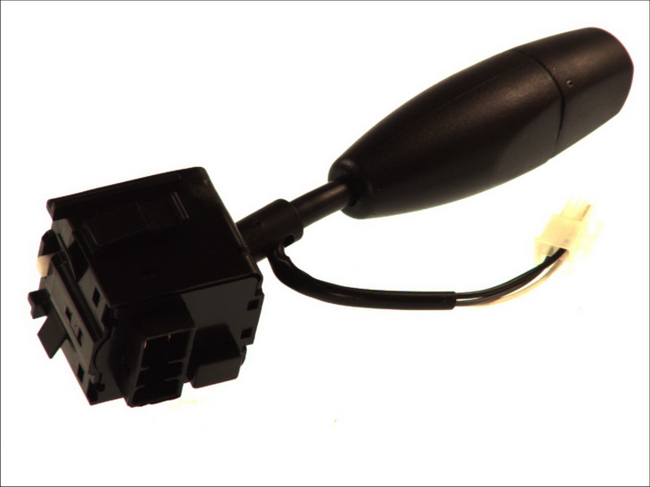 Comutator combinat sub volan